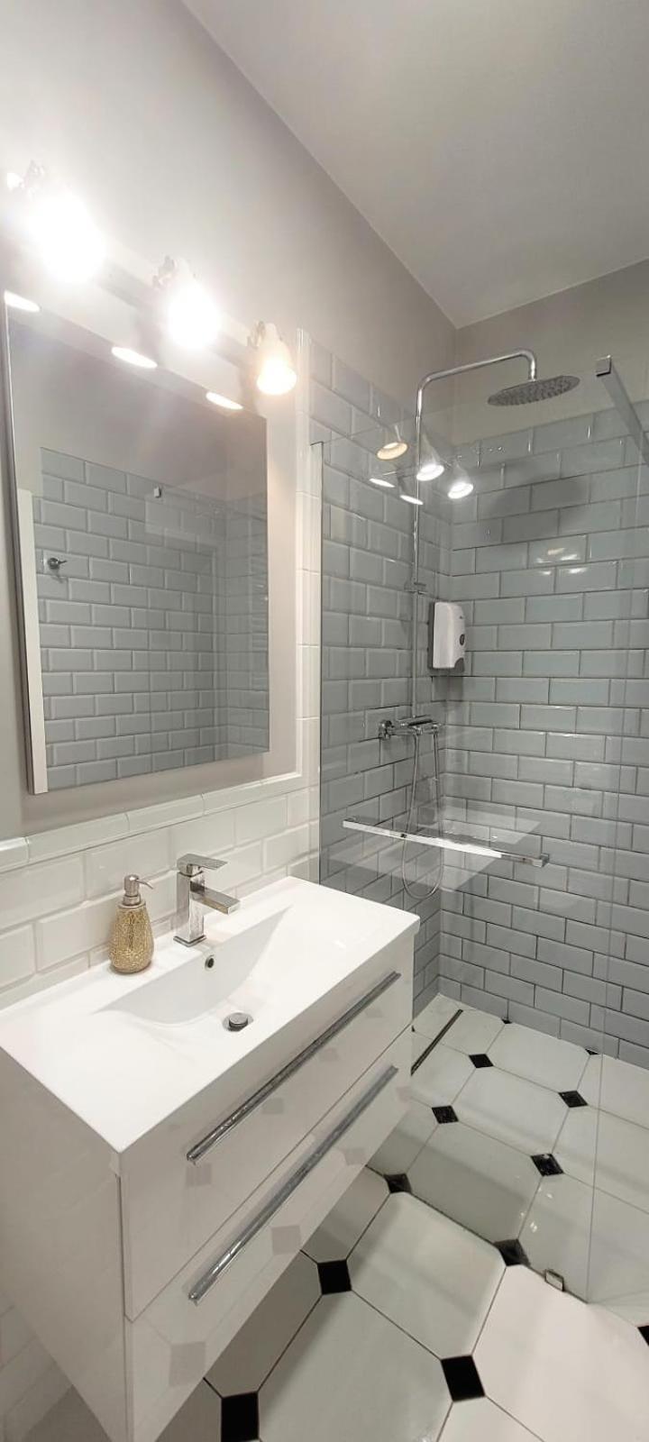 Homecomfort Apartament Delux Варшава Экстерьер фото